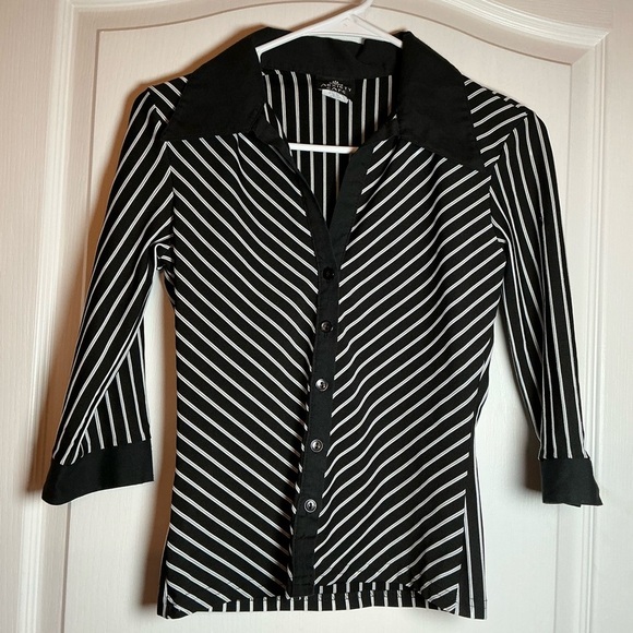 Anxiety Cafe Tops - Anxiety Cafe Stylish Black Top with White Stripes